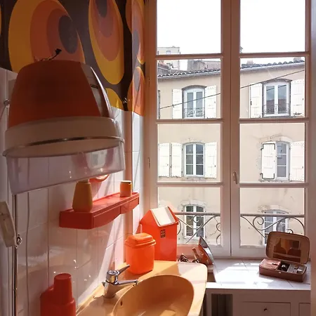 Vintage ,la Capsule Temporelle Wifi Draps Parking Publique Gratuit *