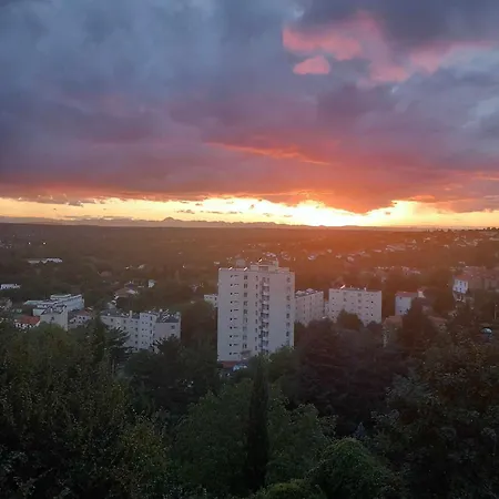 Vintage ,la Capsule Temporelle Wifi Draps Parking Publique Gratuit